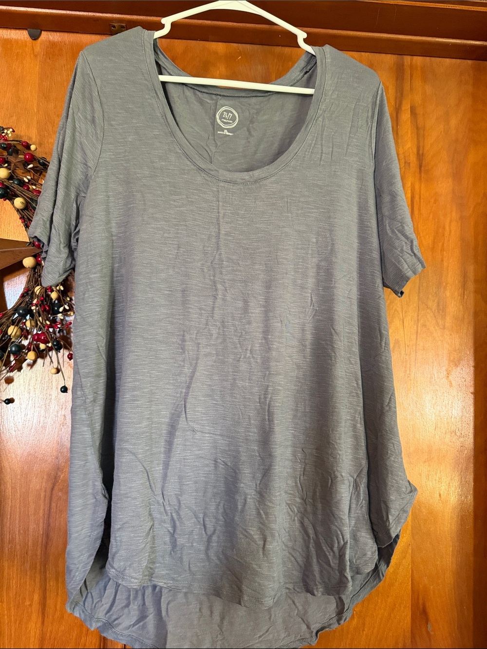 Heather Gray Short Sleeve Scoop Neck Tee by Ava & Viv
